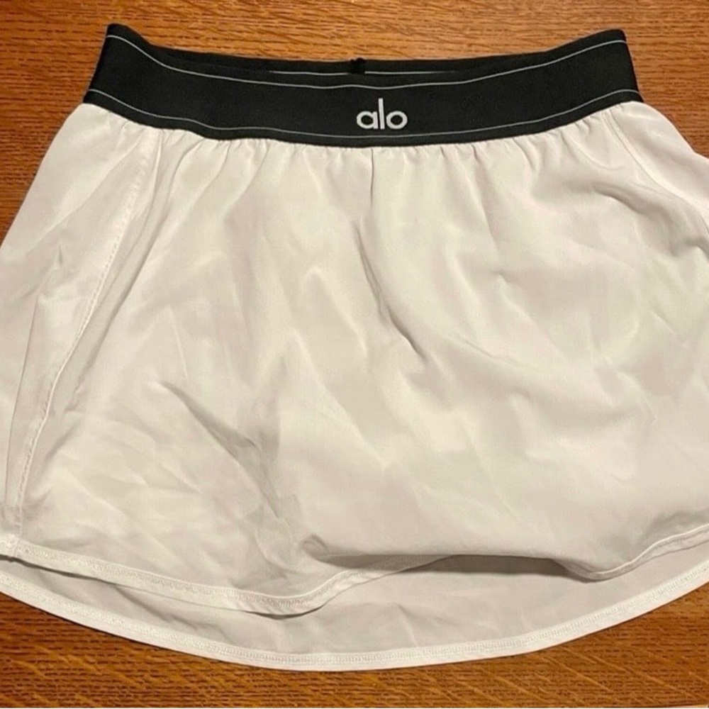 ALO Yoga White Skirt with Black Waistband